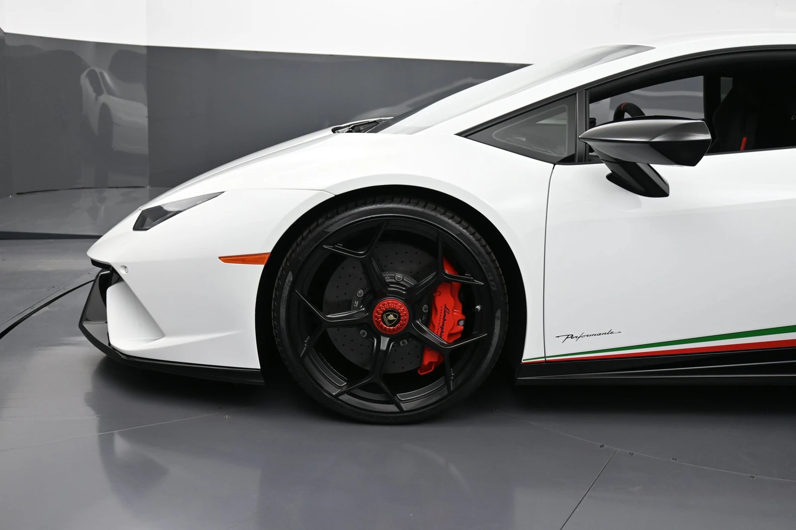 2018 Lamborghini Huracán Performante for sale, exterior, White