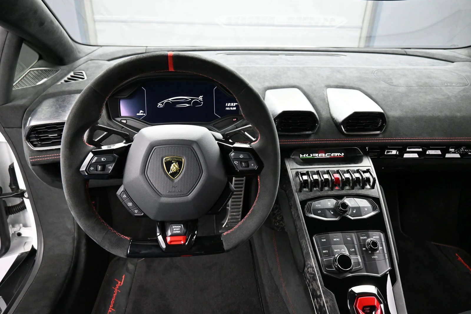 2018 Lamborghini Huracán Performante interior, dashboard, Nero Cosmus