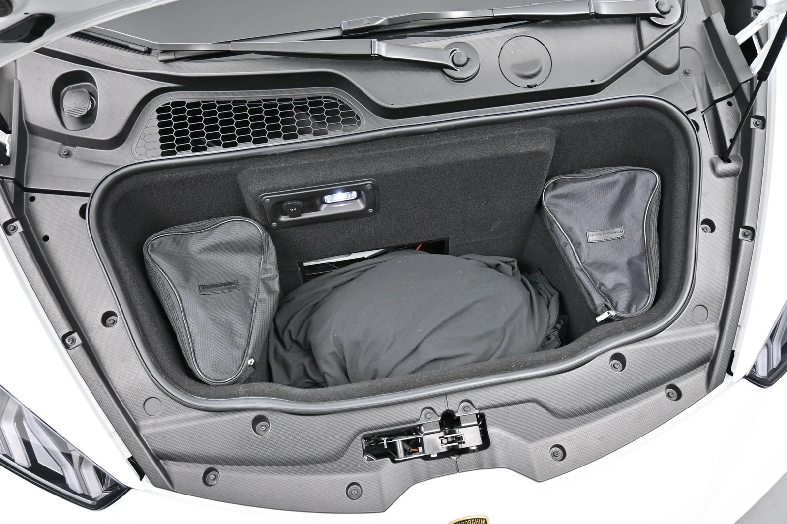 2018 Lamborghini Huracán Performante trunk