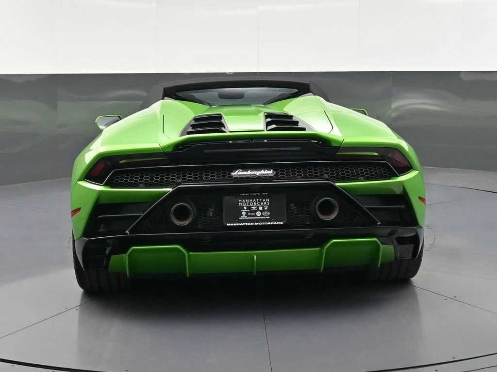2022 Lamborghini Huracán EVO RWD Spyder, rear three-quarter view, Green