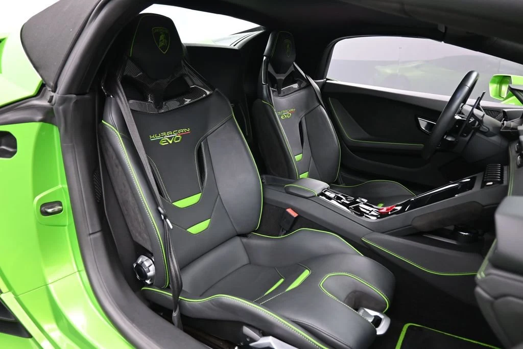 2022 Lamborghini Huracán EVO RWD Spyder interior, seats, Nero Ade