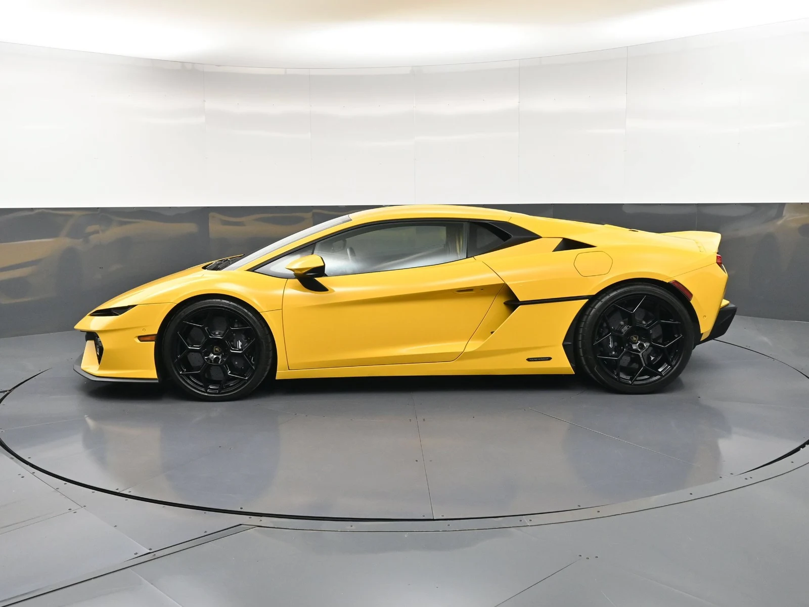 2026 Lamborghini Temerario for sale, exterior, Yellow