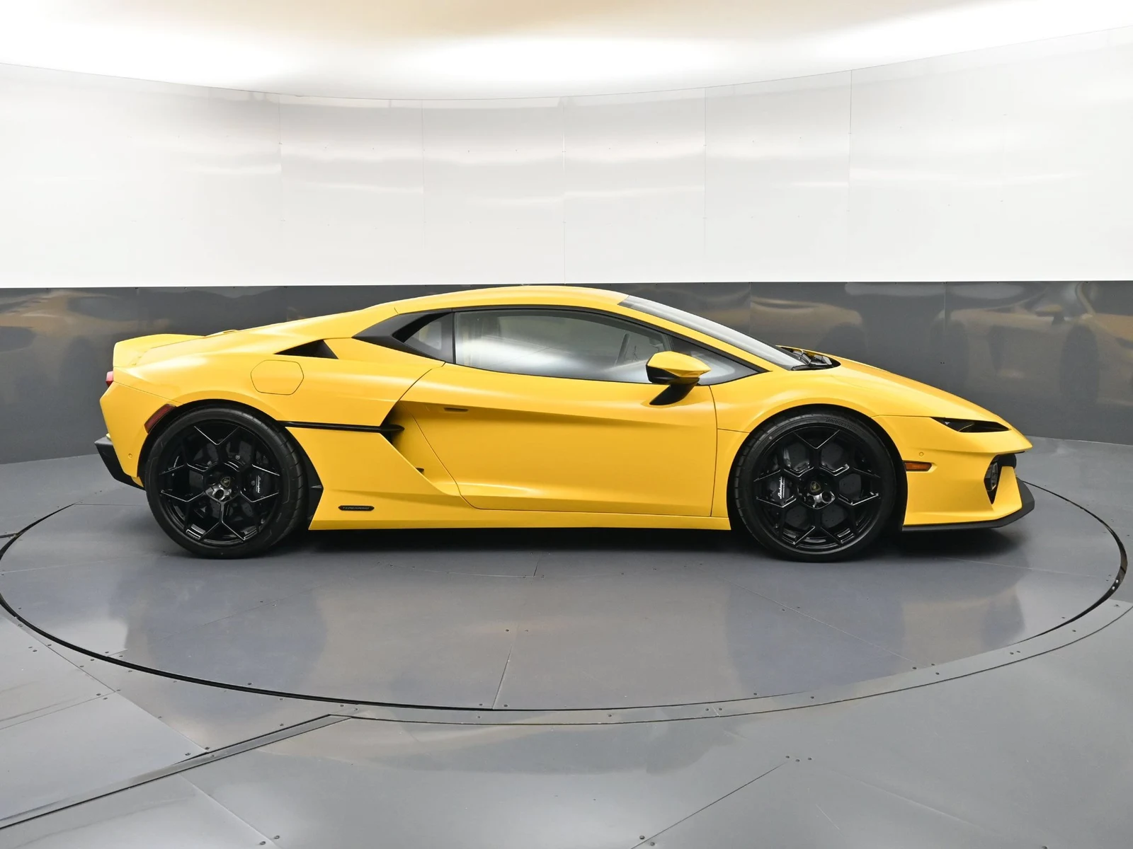 2026 Lamborghini Temerario for sale, exterior, Yellow
