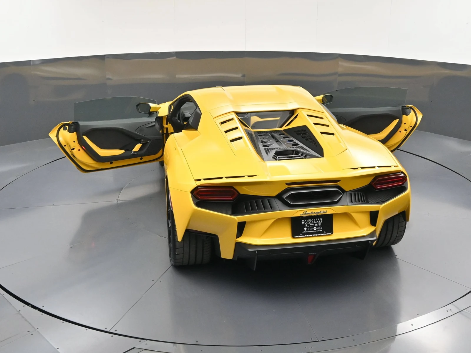 2026 Lamborghini Temerario, rear three-quarter view, Yellow