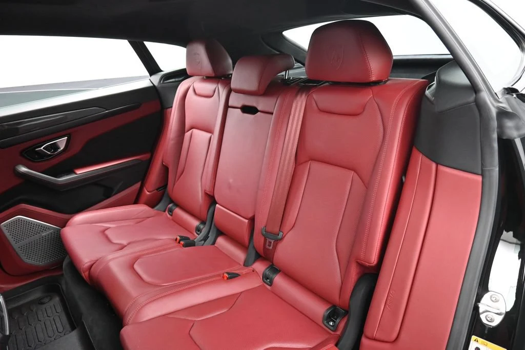 2021 Lamborghini Urus interior, seats