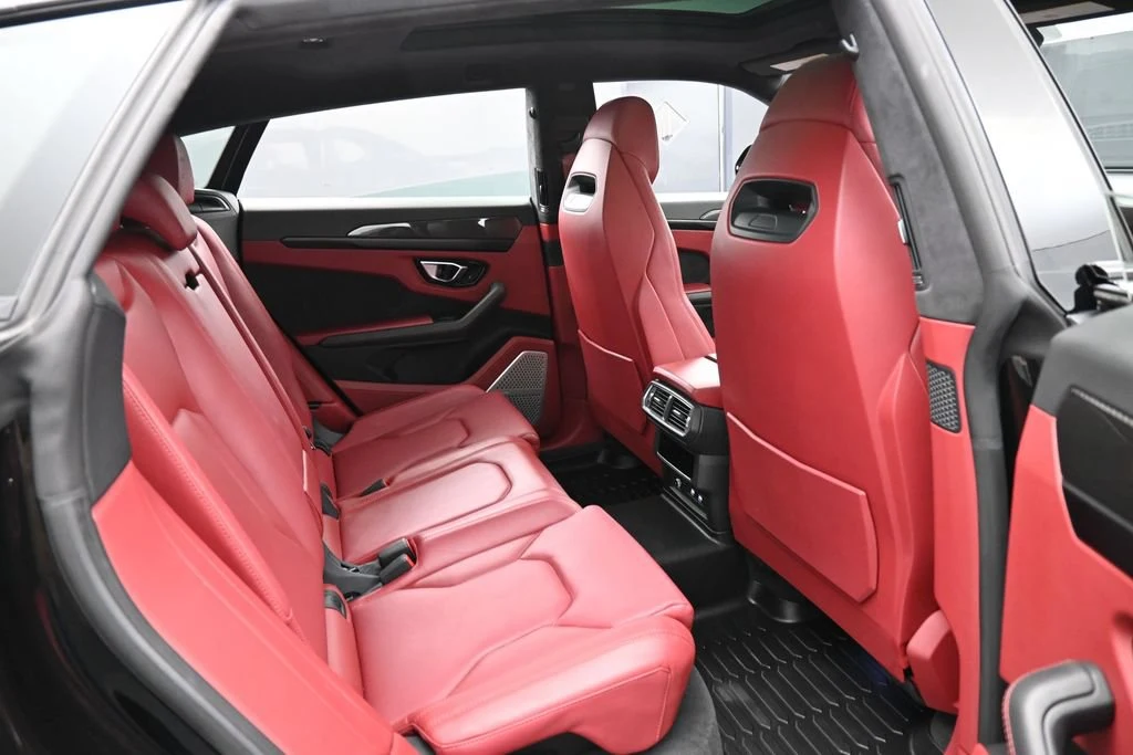 2021 Lamborghini Urus interior, seats