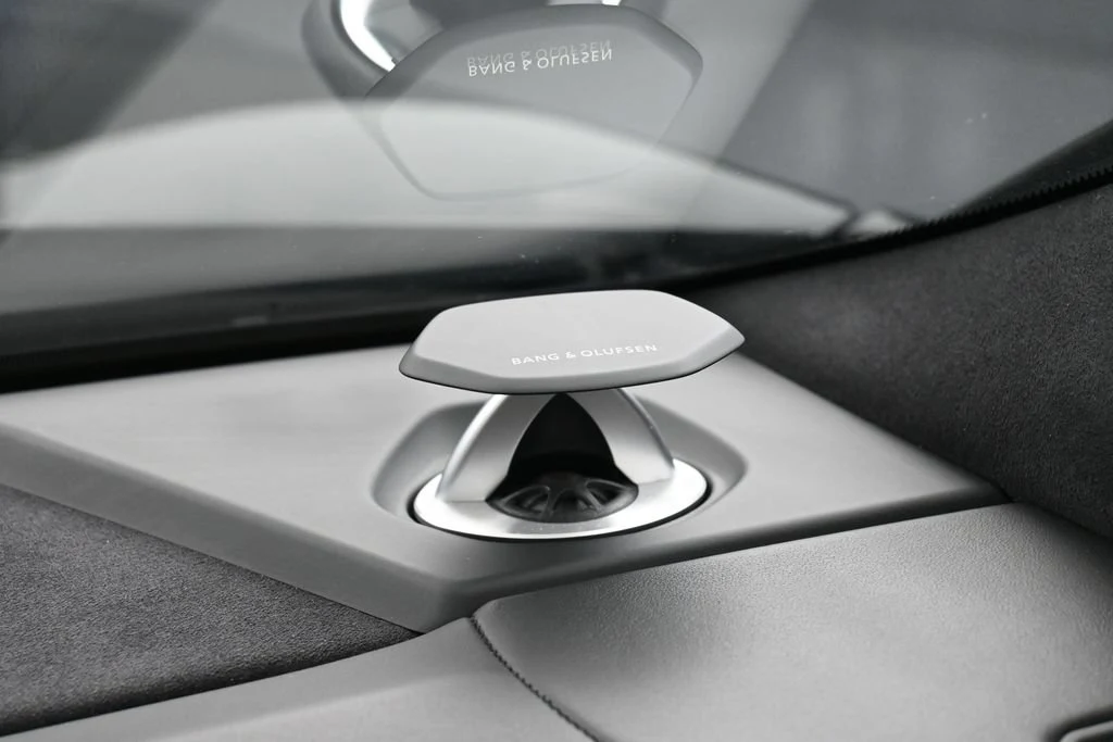 2021 Lamborghini Urus interior, center console