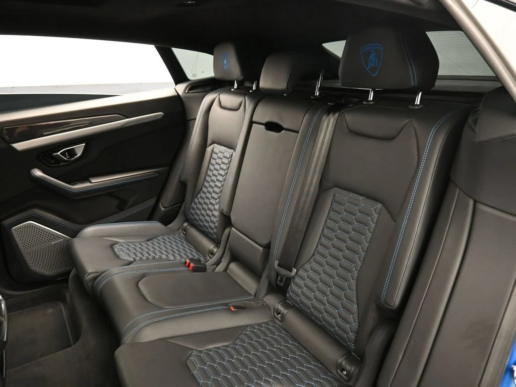 2021 Lamborghini Urus interior, seats