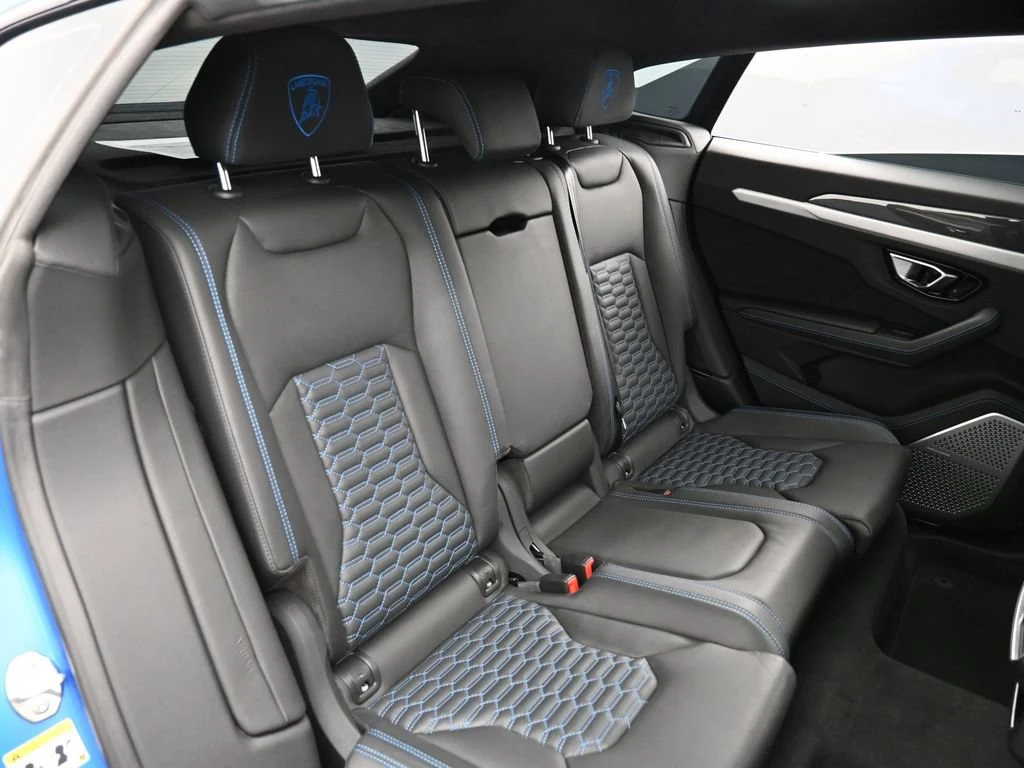 2021 Lamborghini Urus interior, seats