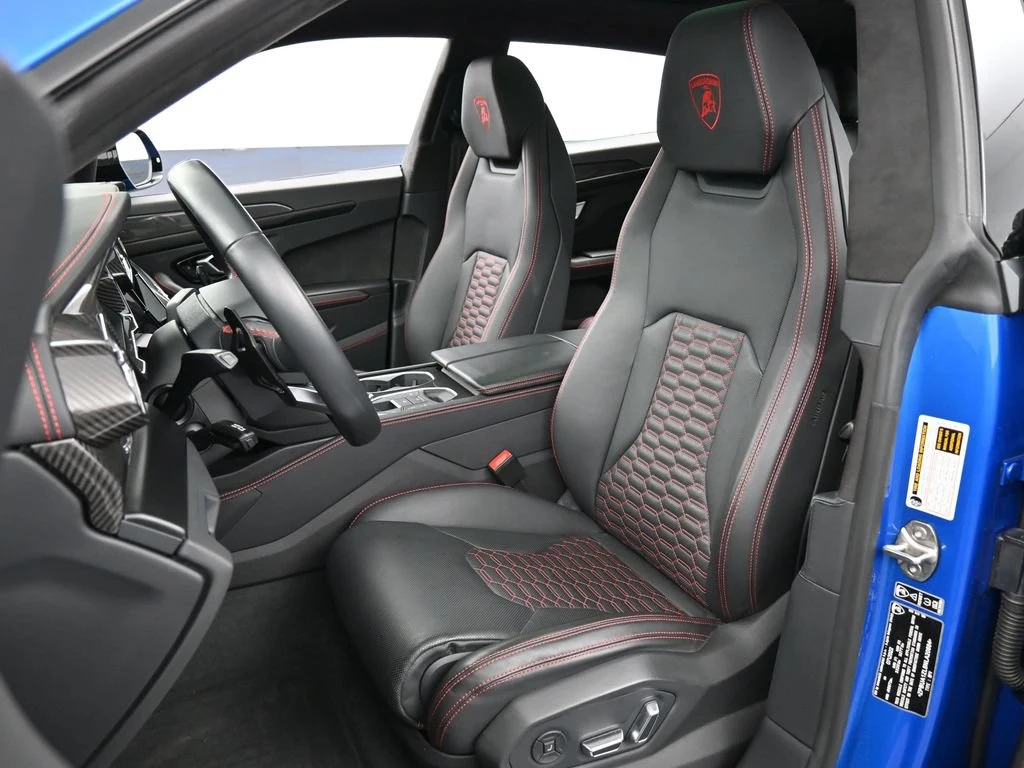 2022 Lamborghini Urus Graphite Capsule interior, seats