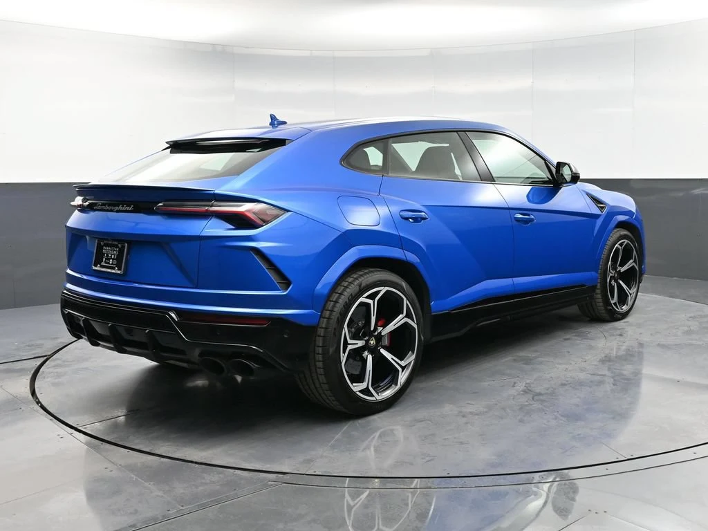2022 Lamborghini Urus Graphite Capsule, rear three-quarter view, Blue