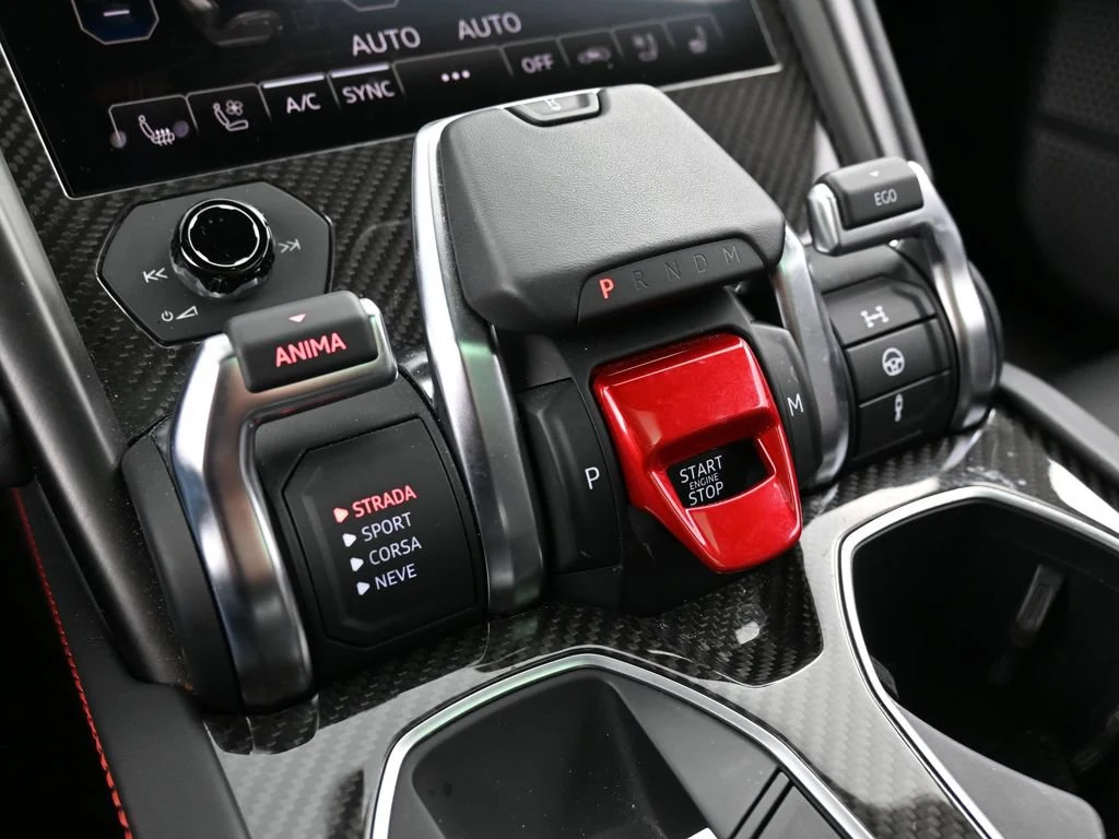 2022 Lamborghini Urus Graphite Capsule interior, center console