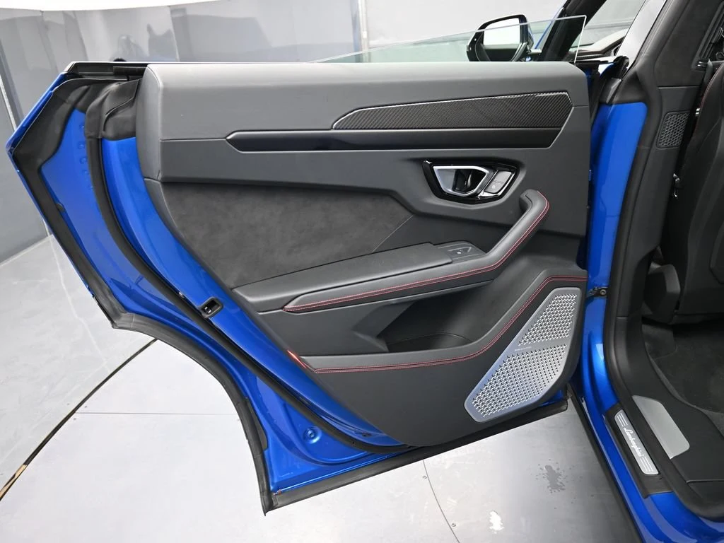 2022 Lamborghini Urus Graphite Capsule interior, door panel