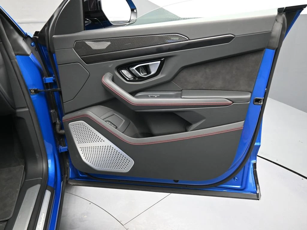 2022 Lamborghini Urus Graphite Capsule interior, door panel