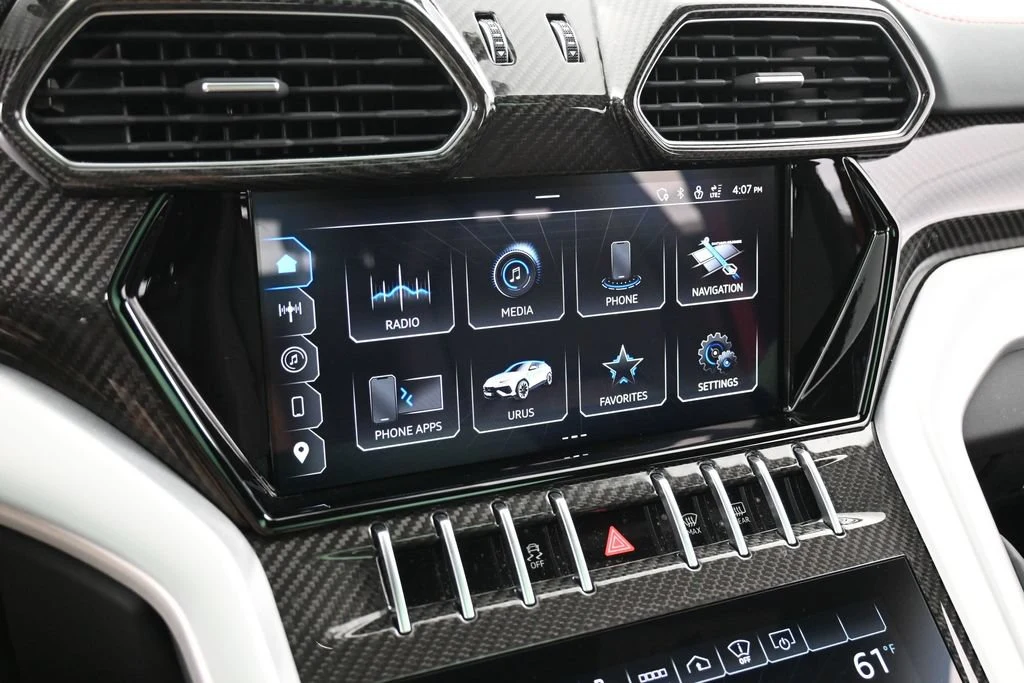 2023 Lamborghini Urus S interior, Nero Ade