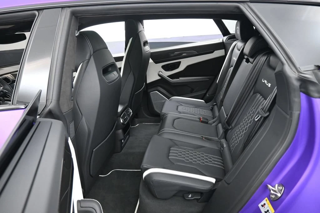 2024 Lamborghini Urus S interior, seats, Nero Ade/Bianco Leda