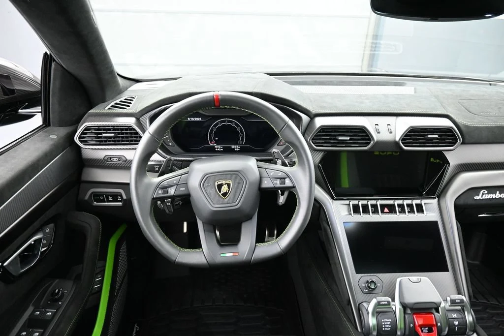 2024 Lamborghini Urus Performante interior, dashboard, Nero Cosmus/Verde Faurus