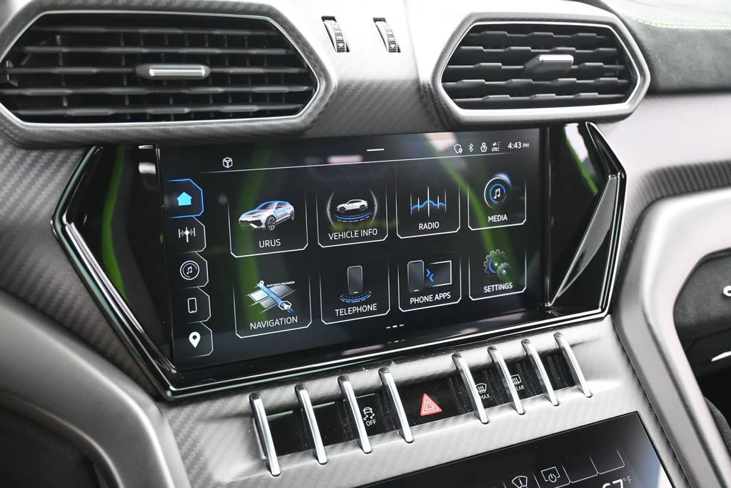 2024 Lamborghini Urus Performante interior, Nero Cosmus/Verde Faurus