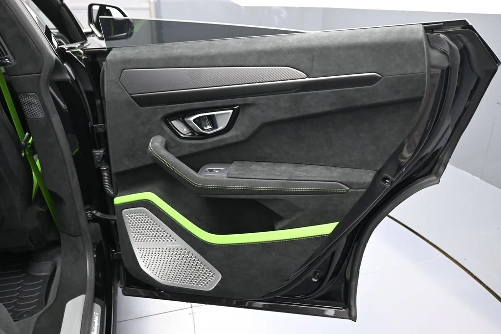 2024 Lamborghini Urus Performante interior, door panel, Nero Cosmus/Verde Faurus