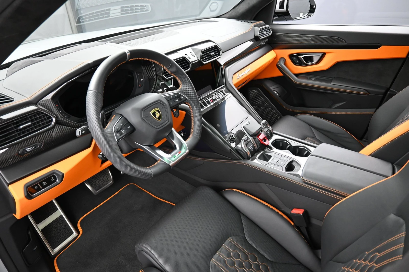 2024 Lamborghini Urus S interior, Nero Ade/Arancio Leonis