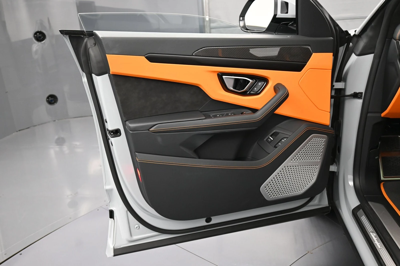 2024 Lamborghini Urus S interior, door panel, Nero Ade/Arancio Leonis