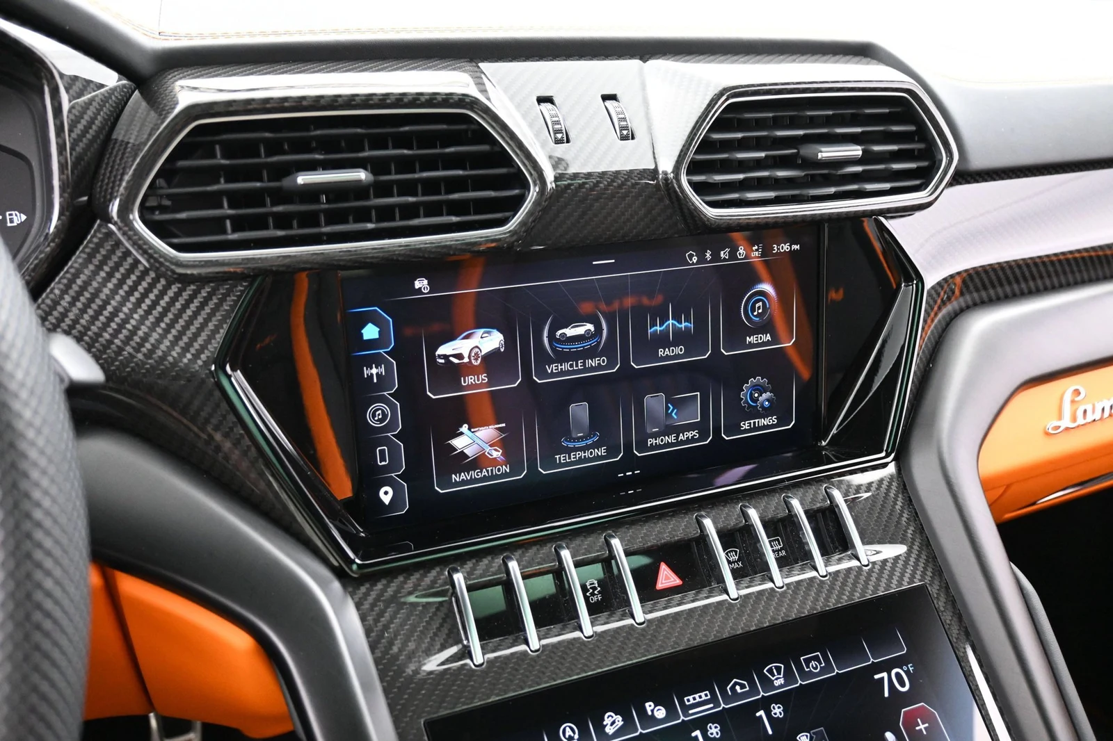 2024 Lamborghini Urus S interior, Nero Ade/Arancio Leonis
