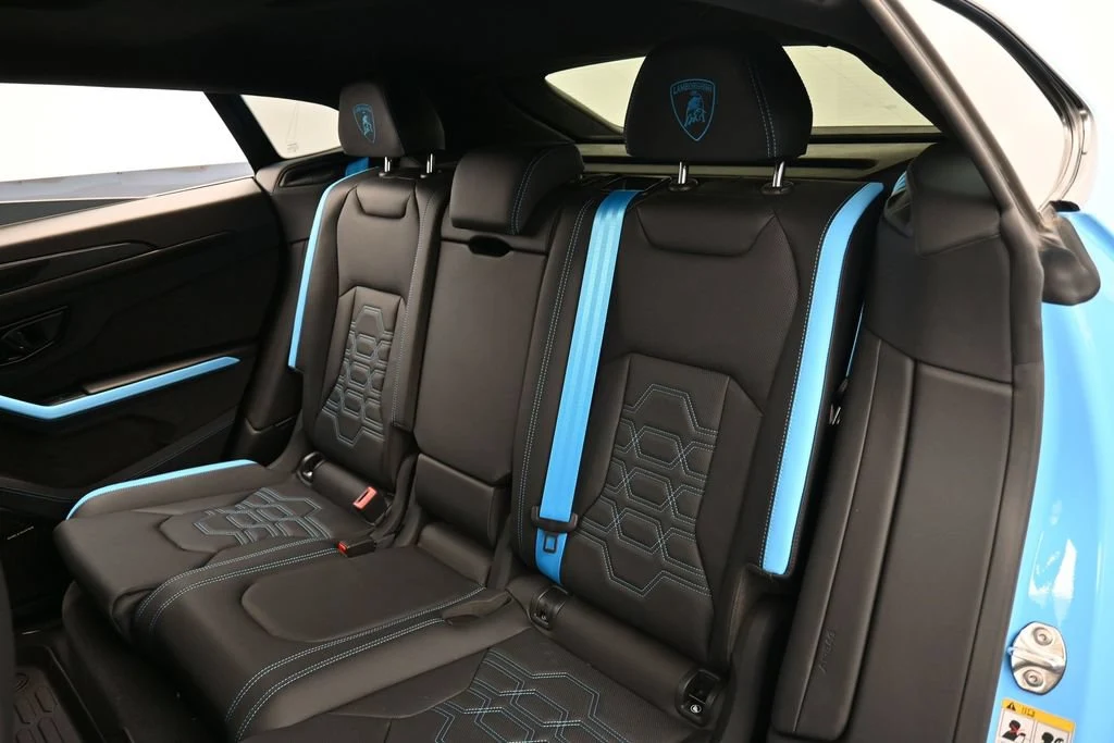2025 Lamborghini Urus SE interior, seats