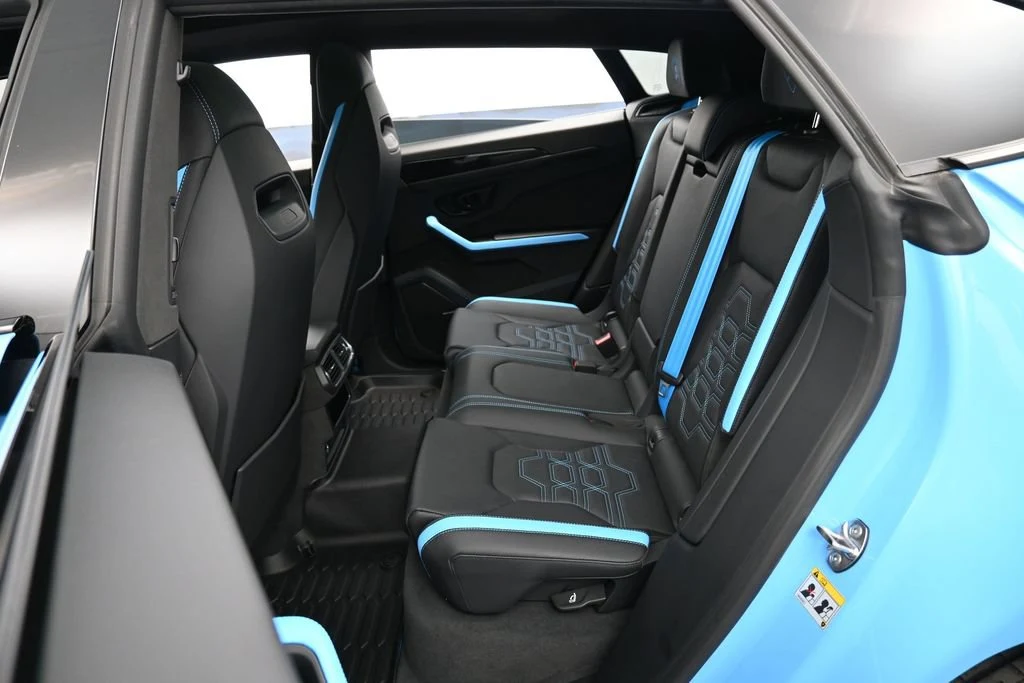 2025 Lamborghini Urus SE interior, seats