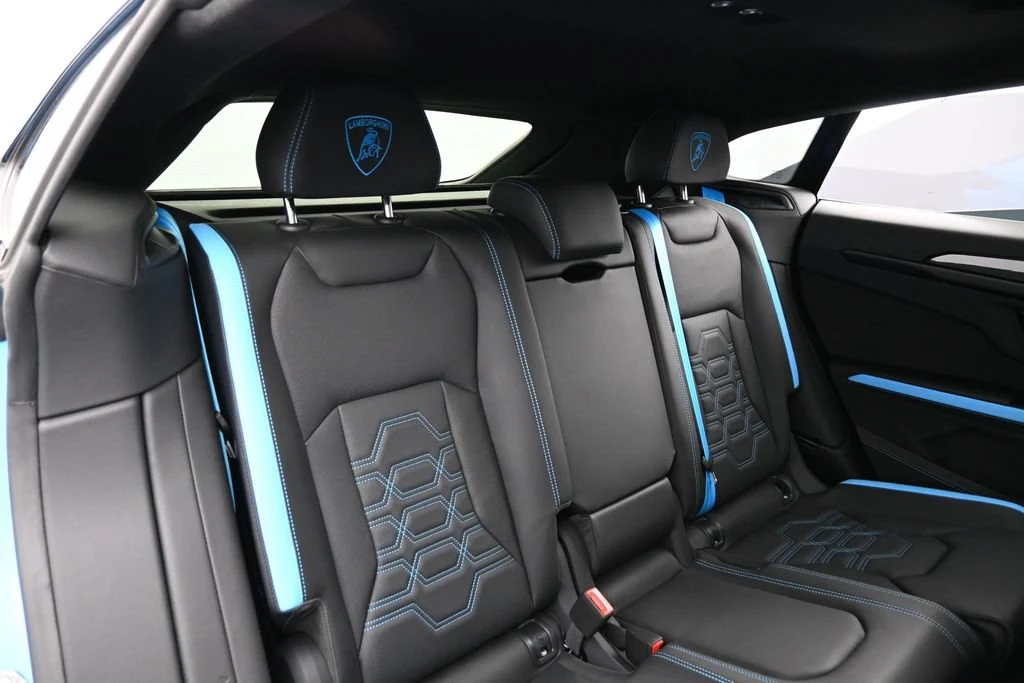 2025 Lamborghini Urus SE interior, seats