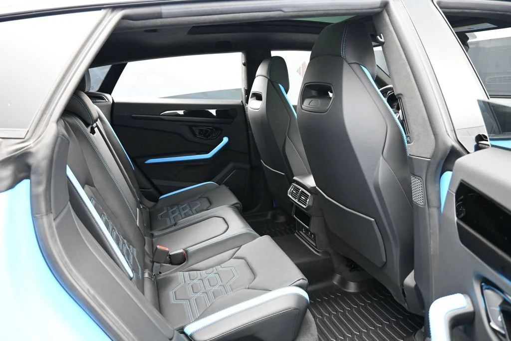 2025 Lamborghini Urus SE interior, seats