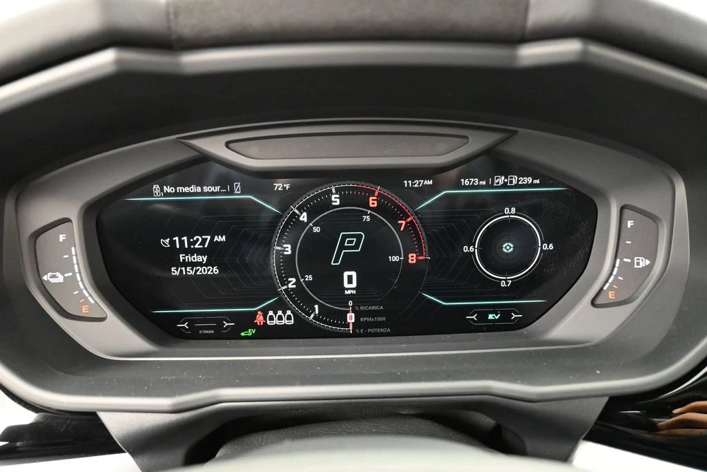 2025 Lamborghini Urus SE interior