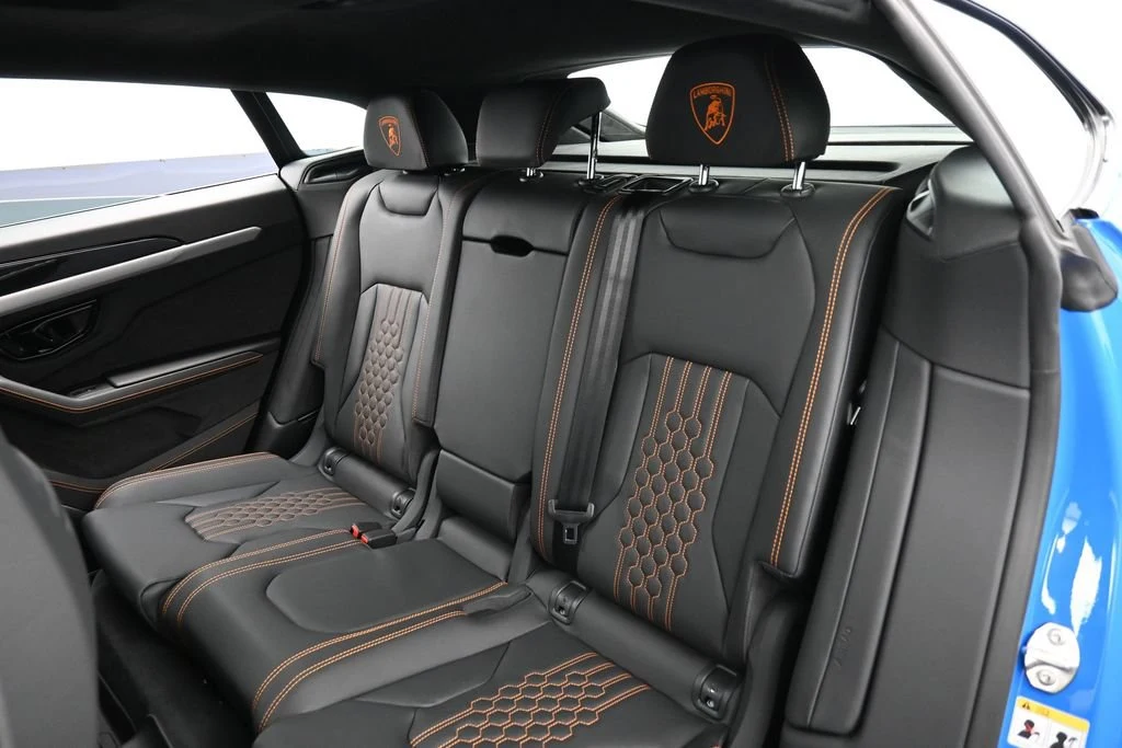 2025 Lamborghini Urus SE interior, seats