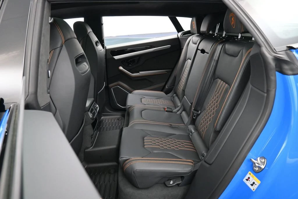 2025 Lamborghini Urus SE interior, seats
