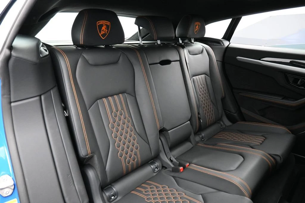2025 Lamborghini Urus SE interior, seats