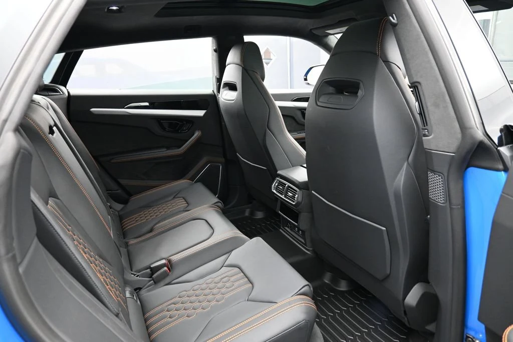 2025 Lamborghini Urus SE interior, seats