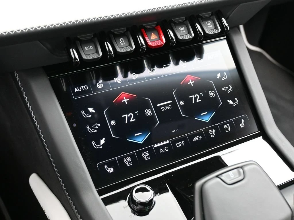 2026 Lamborghini Urus SE interior, center console
