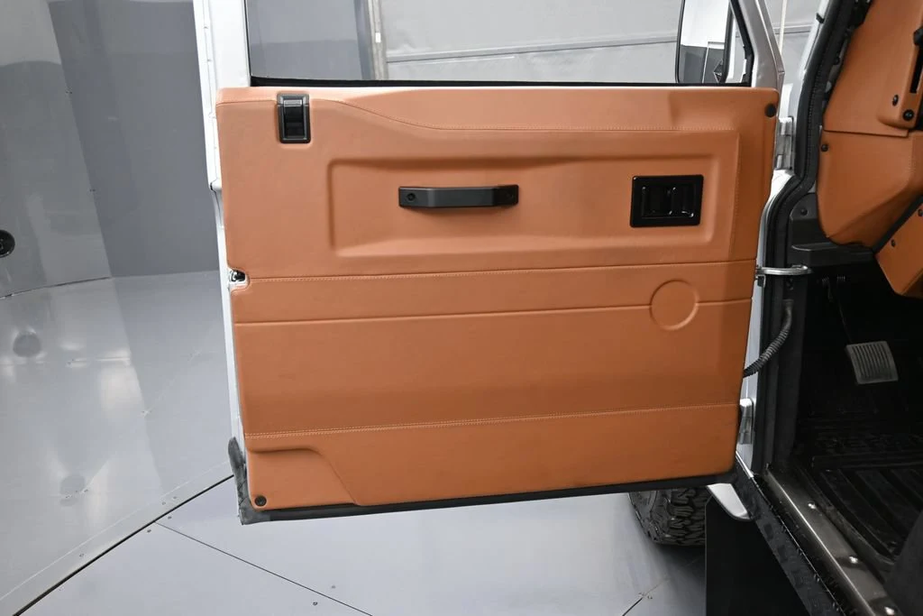 1994 Land Rover Defender 90 interior, door panel, Saddle Brown