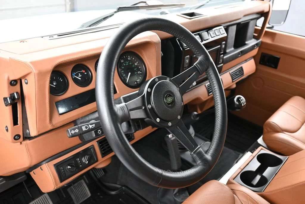 1994 Land Rover Defender 90 interior, Saddle Brown
