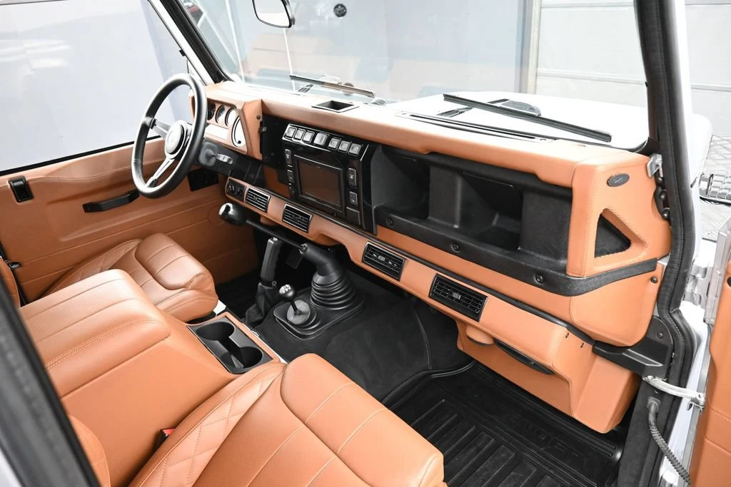 1994 Land Rover Defender 90 interior, Saddle Brown
