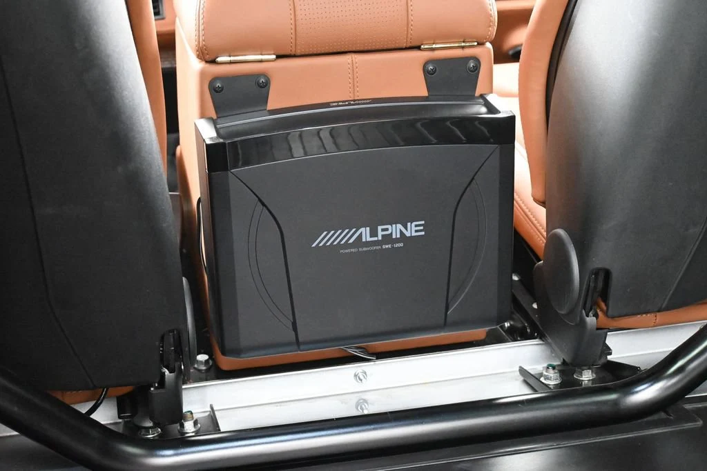 1994 Land Rover Defender 90 trunk