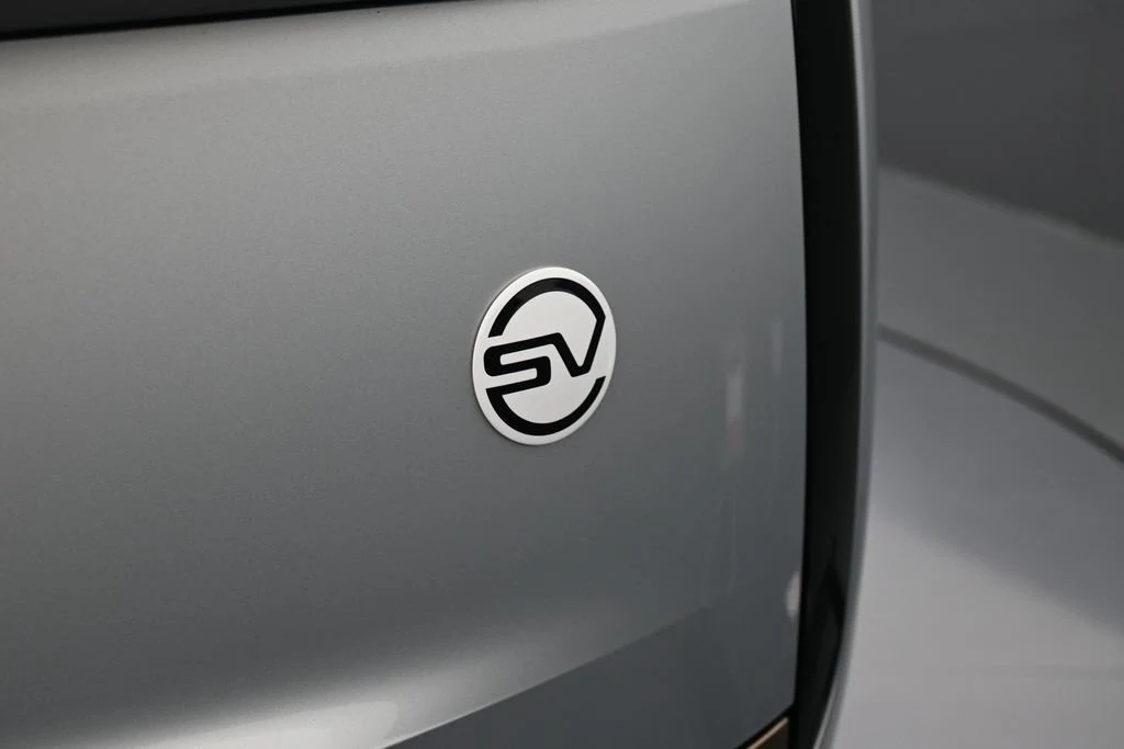 2023 Land Rover Range Rover SV interior, door sill, Caraway/Caraway