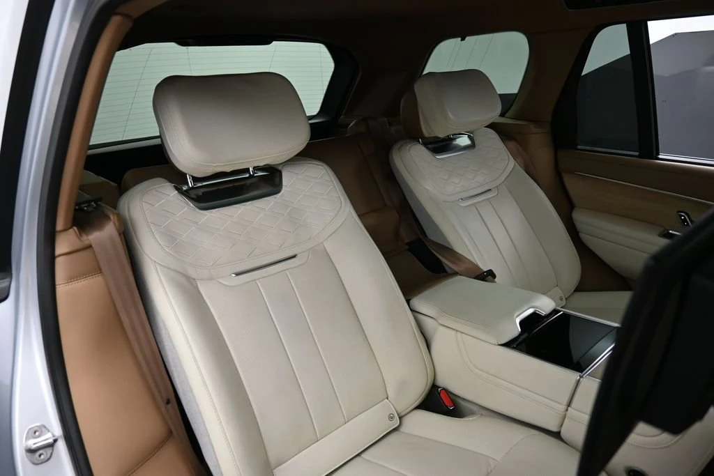 2023 Land Rover Range Rover SV interior, seats, Caraway/Caraway