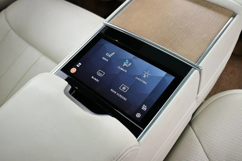 2023 Land Rover Range Rover SV interior, Caraway/Caraway