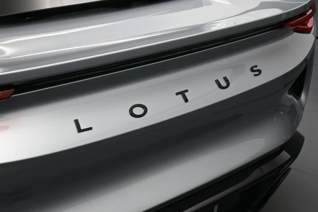 2026 Lotus Emira V6 SE, detail