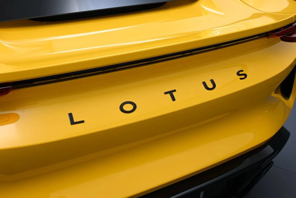 2026 Lotus Emira Turbo SE, detail