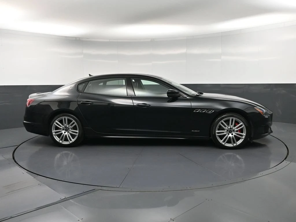 2020 Maserati Quattroporte S Q4 GranSport, side profile, Black