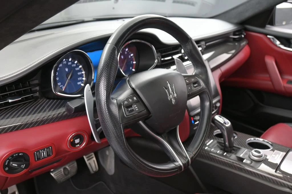 2020 Maserati Quattroporte S Q4 GranSport interior, Rosso