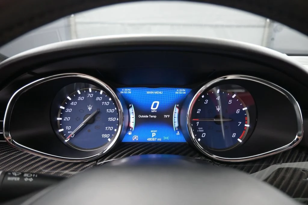 2020 Maserati Quattroporte S Q4 GranSport interior, Rosso