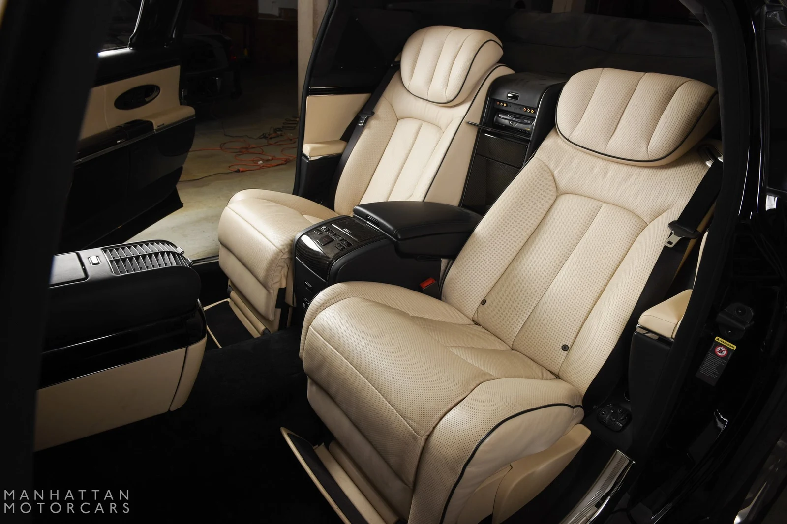 2009 Maybach 62 S Landaulet interior, seats, Aspen White