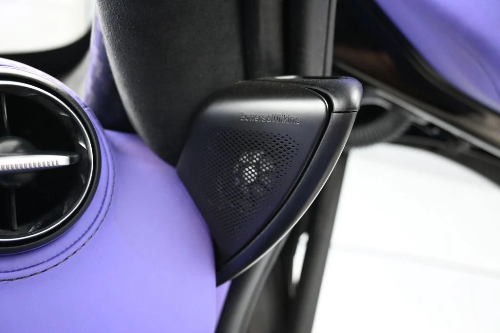 2024 McLaren 750S Spider interior, Purple